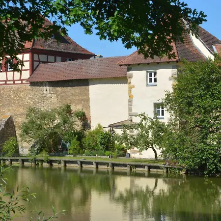 Der Seeweiherturm Weißenburg in Bayern